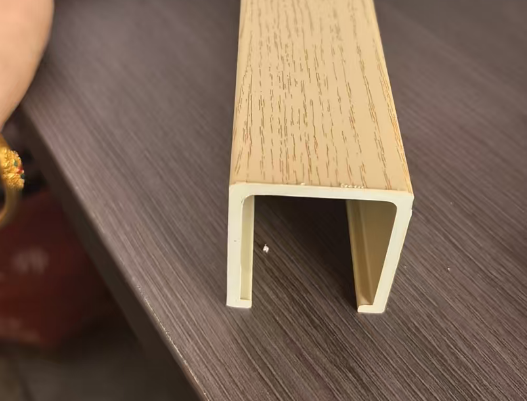 Square Wood Ceiling — 40×45mm